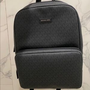 Jet Set Men’s Black Michael Kors Front Pocket Bkpk